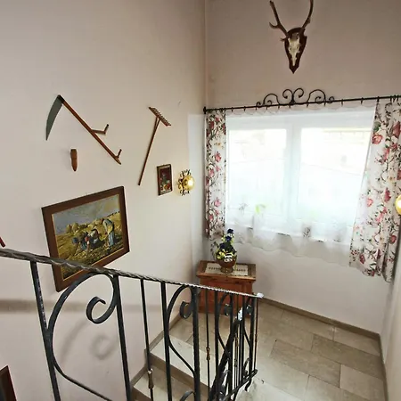 Cozy Apartment In Aschau Im Zillertal Near Ski Lift Apartment