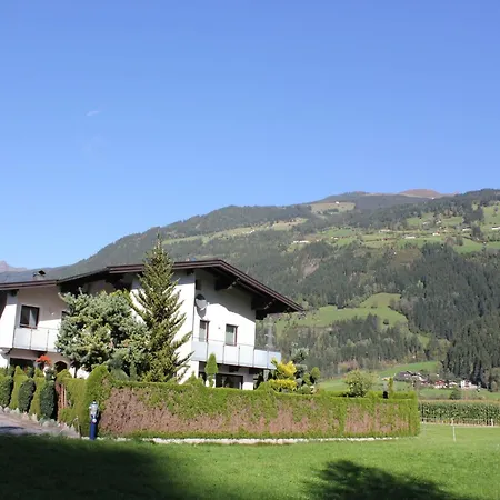 Cozy Apartment In Aschau Im Zillertal Near Ski Lift
