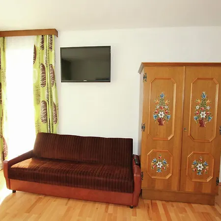 Cozy Apartment In Aschau Im Zillertal Near Ski Lift Lägenhet *