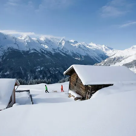 Cozy In Near Lift *
